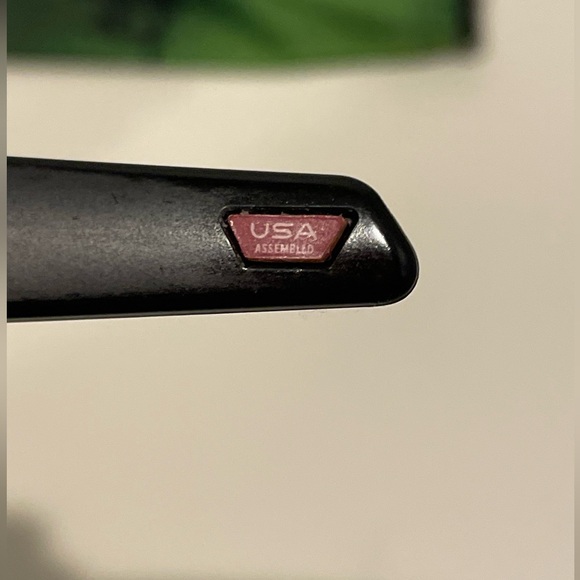 Oakley Gascan OO9014 Men’s Sunglasses / 60•15•128 -
Oakley Sunglasses Men’s - Picture 14 of 16